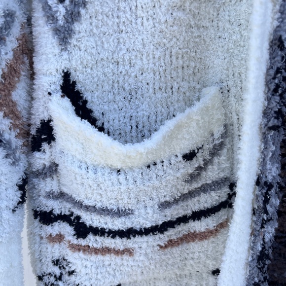 Super soft fuzzy cardigan - Picture 2 of 5